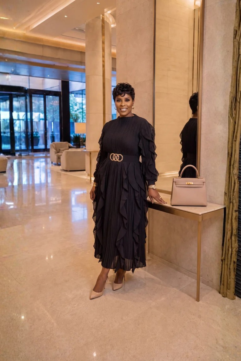 A RUFFLE MIDI DRESS/BLACK
